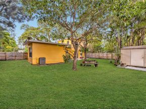 655 NE 122nd St, North Miami FL 33161