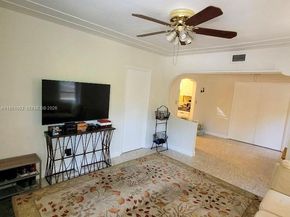 655 NE 122nd St, North Miami FL 33161