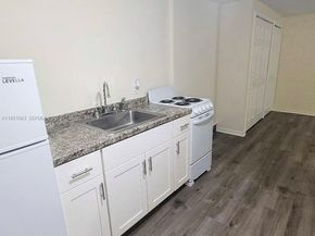 655 NE 122nd St, North Miami FL 33161