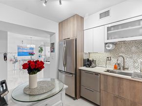 3600 Mystic Pointe Dr 1017, Aventura FL 33180