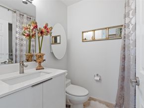 3530 Mystic Pointe Dr 114, Aventura FL 33180