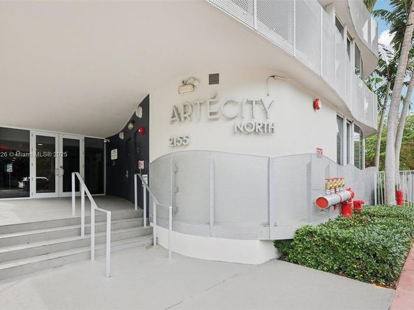 2155 Washington Ct 303, Miami Beach FL 33139