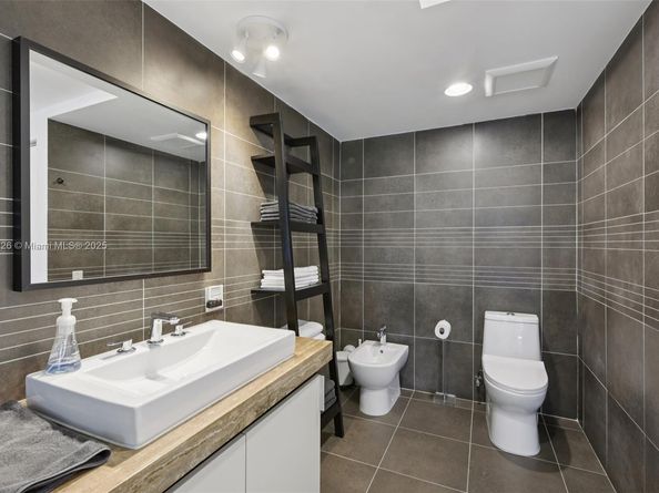 2155 Washington Ct 303, Miami Beach FL 33139