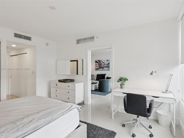 2155 Washington Ct 303, Miami Beach FL 33139