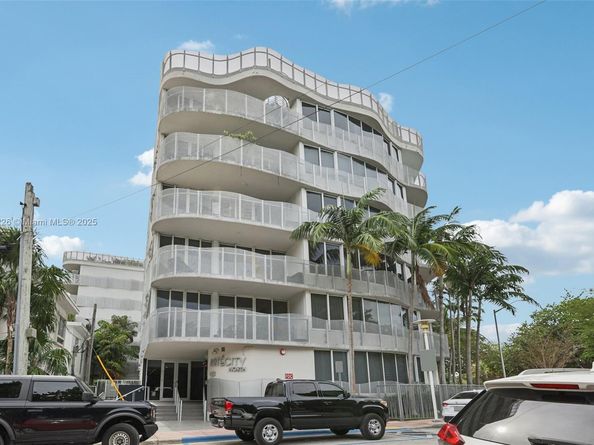 2155 Washington Ct 303, Miami Beach FL 33139