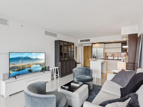 2155 Washington Ct 303, Miami Beach FL 33139