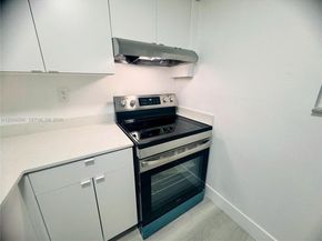 6095 W 18th Ave S219, Hialeah FL 33012