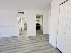 6095 W 18th Ave S219, Hialeah FL 33012