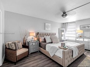 830 NW 87t ave 303, Miami FL 33172