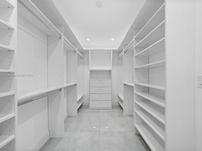 861 NE 82nd St, Miami FL 33138