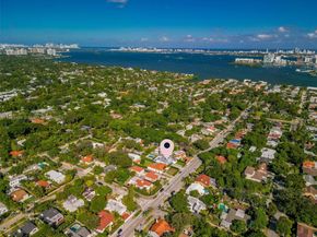 861 NE 82nd St, Miami FL 33138