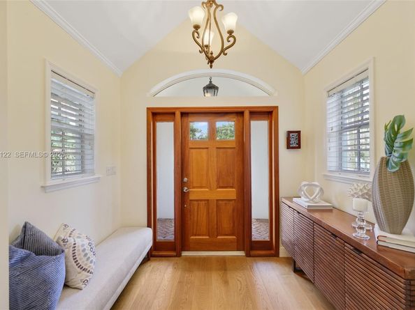 608 Middle River Dr, Fort Lauderdale FL 33304