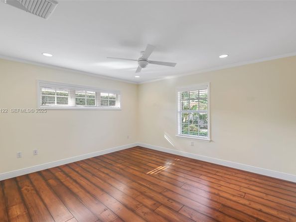 608 Middle River Dr, Fort Lauderdale FL 33304