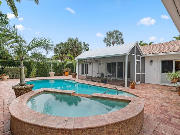 608 Middle River Dr, Fort Lauderdale FL 33304