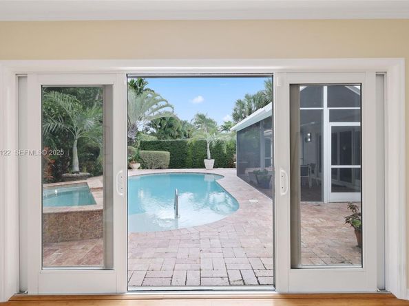 608 Middle River Dr, Fort Lauderdale FL 33304