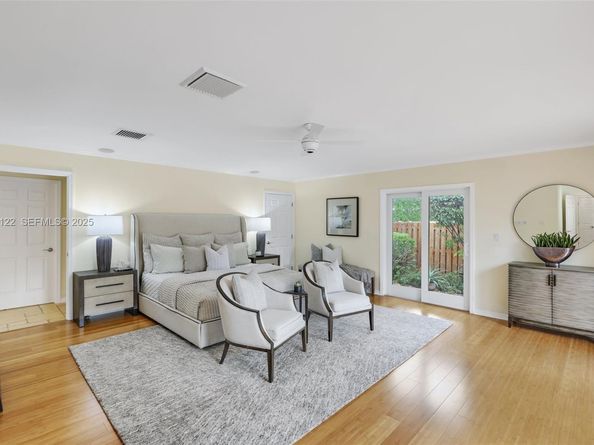 608 Middle River Dr, Fort Lauderdale FL 33304