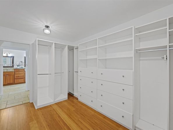 608 Middle River Dr, Fort Lauderdale FL 33304