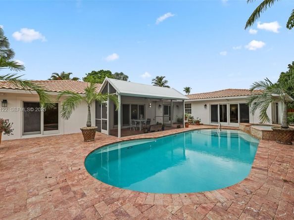 608 Middle River Dr, Fort Lauderdale FL 33304