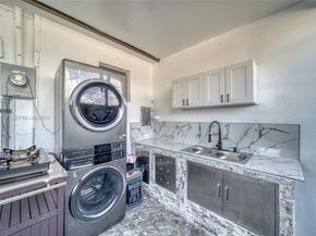 443 Barnett St, West Palm Beach FL 33405