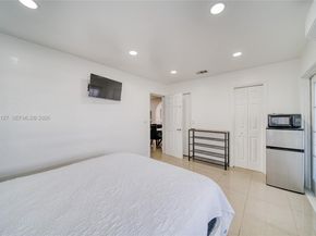 443 Barnett St, West Palm Beach FL 33405