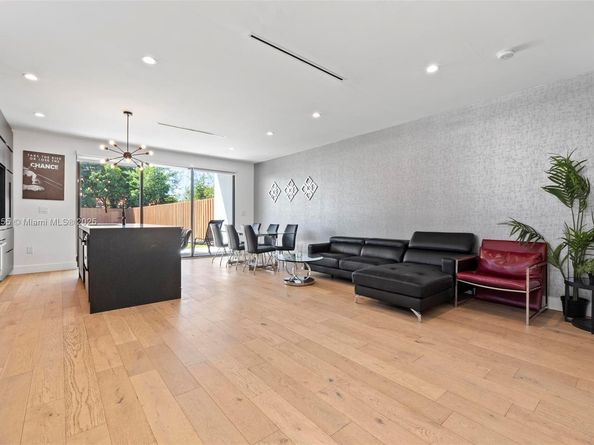 Undisclosed Address #A11769255, Miami FL 33145