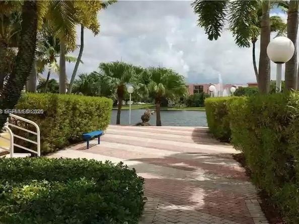 9363 Fontainebleau Blvd H206, Miami FL 33172