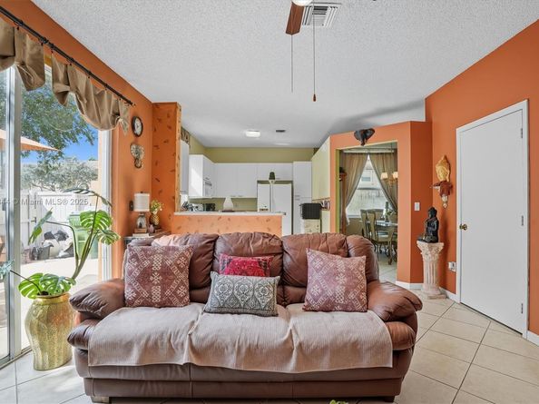 15462 NW 14th Ct, Pembroke Pines FL 33028