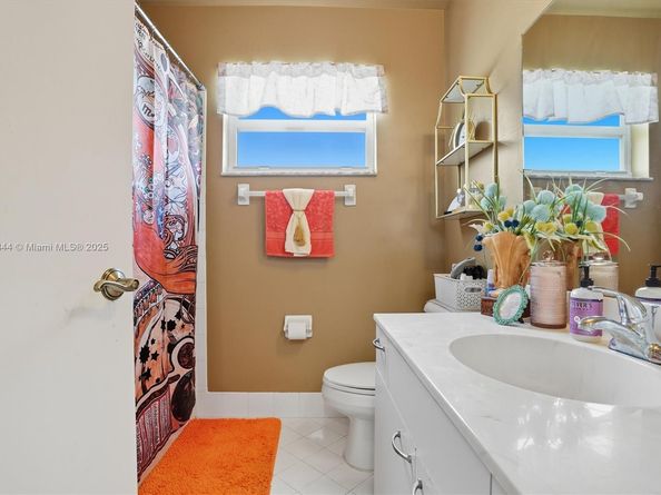 15462 NW 14th Ct, Pembroke Pines FL 33028