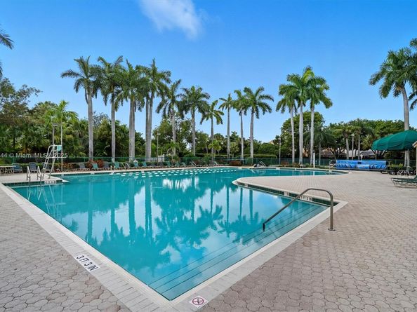 15462 NW 14th Ct, Pembroke Pines FL 33028