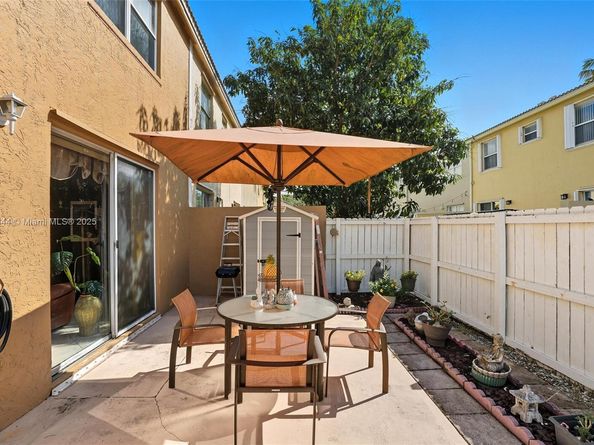 15462 NW 14th Ct, Pembroke Pines FL 33028