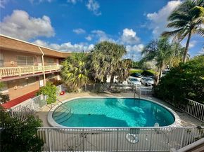 241 SE 9th Ave 207, Pompano Beach FL 33060