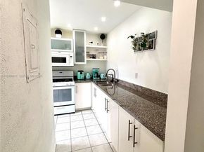 8384 SW 154th Ave 68, Miami FL 33193