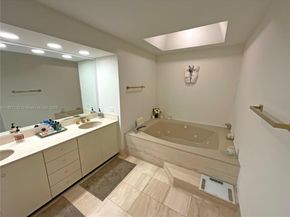 20191 E Country Club Dr 1903, Aventura FL 33180