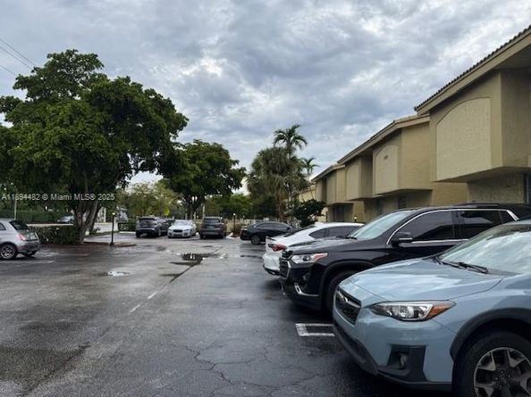 8401 W Sample Rd 14, Coral Springs FL 33065