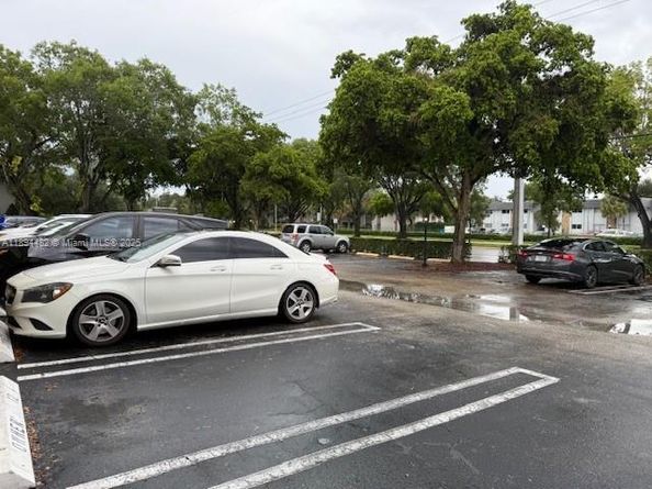 8401 W Sample Rd 14, Coral Springs FL 33065