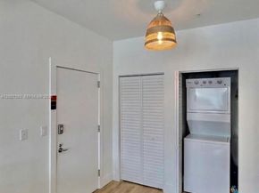 1800 N Bayshore Dr 303, Miami FL 33132