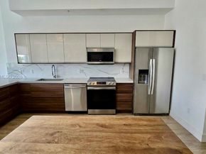 1800 N Bayshore Dr 303, Miami FL 33132