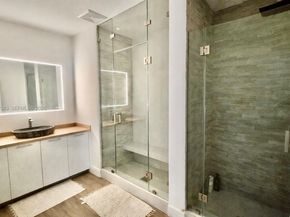 1800 N Bayshore Dr 303, Miami FL 33132