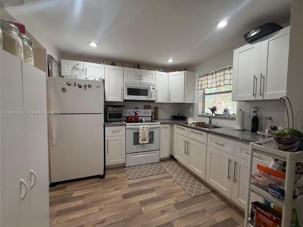 9581 Sunrise Lakes Blvd 101, Sunrise FL 33322