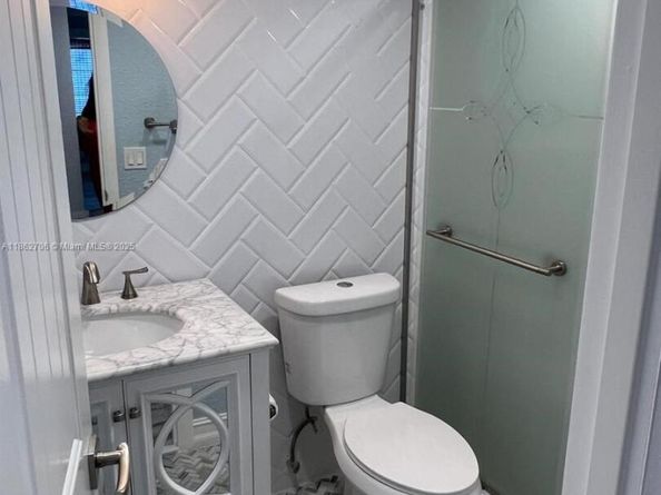 Undisclosed Address #A11862706, Lauderhill FL 33319