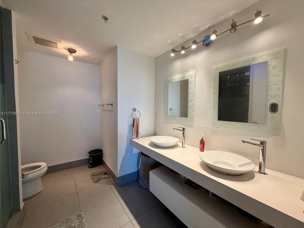 92 SW 3rd St 1104, Miami FL 33130
