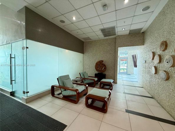 92 SW 3rd St 1104, Miami FL 33130