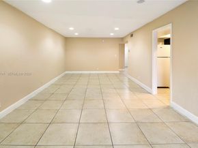 5975 NW 25th Ct 213, Sunrise FL 33313