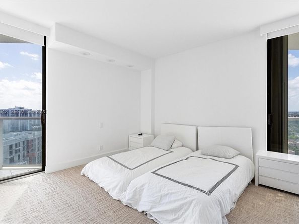 19500 Turnberry Way 20D, Aventura FL 33180