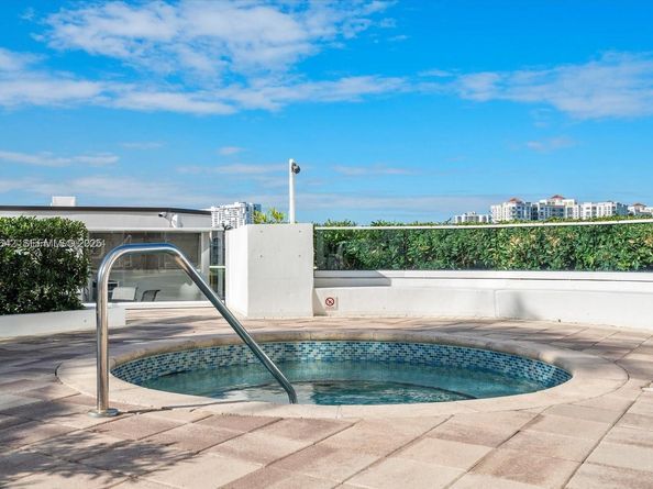 19500 Turnberry Way 20D, Aventura FL 33180