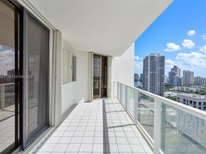 19500 Turnberry Way 20D, Aventura FL 33180