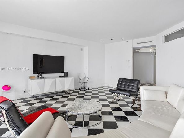 19500 Turnberry Way 20D, Aventura FL 33180