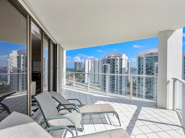 19500 Turnberry Way 20D, Aventura FL 33180