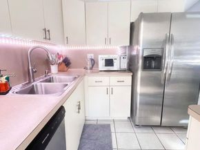 2915 NW 68th St, Miami FL 33147