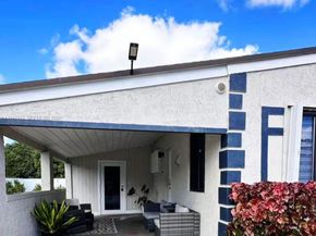 2915 NW 68th St, Miami FL 33147